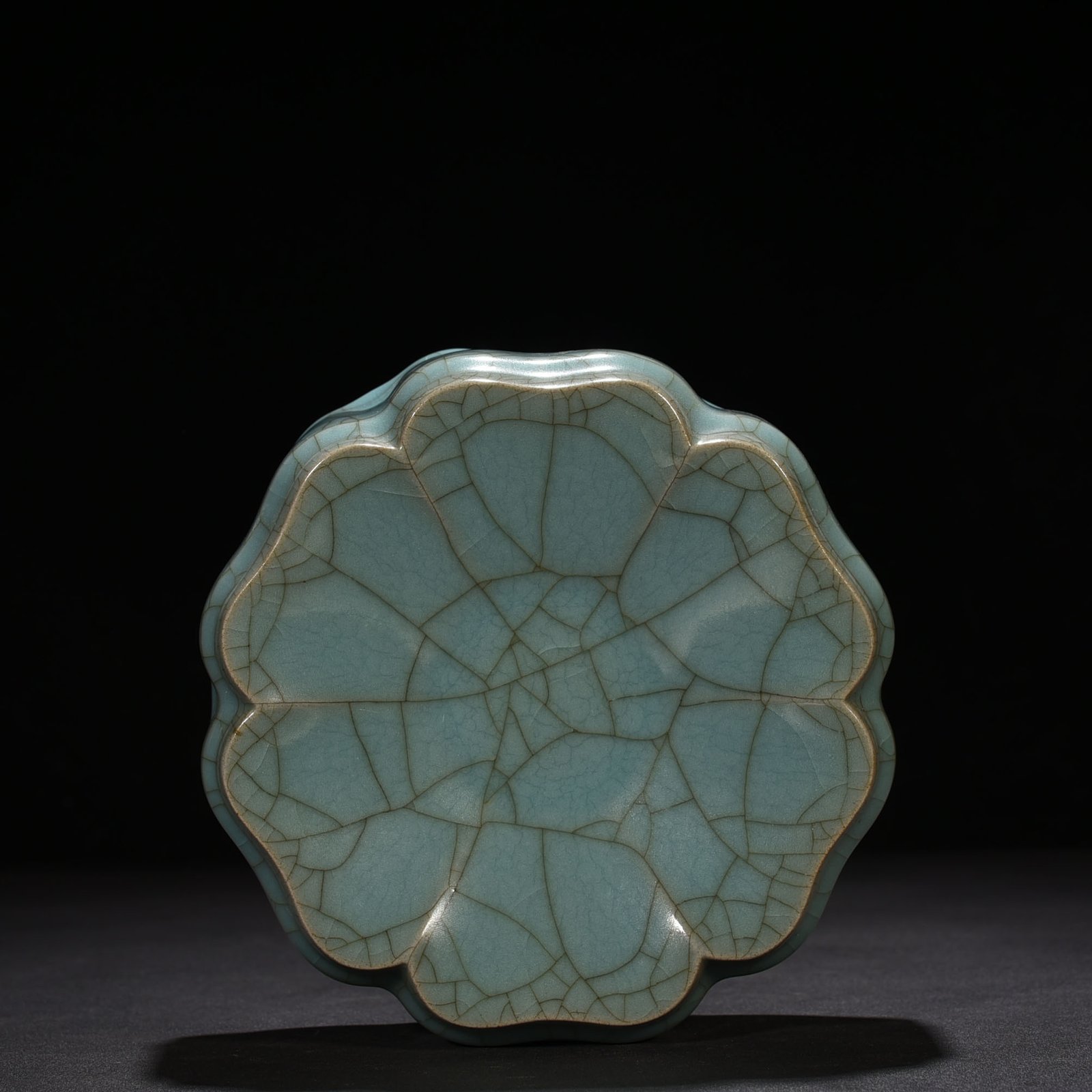 Song Dynasty official kiln celadon hexagonal box brush washer
