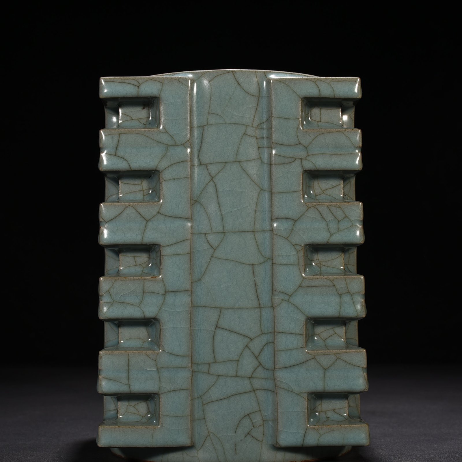 Song Dynasty official kiln celadon-style vase