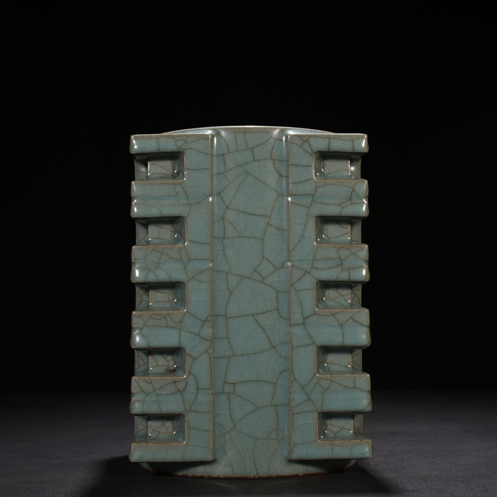 Song Dynasty official kiln celadon-style vase