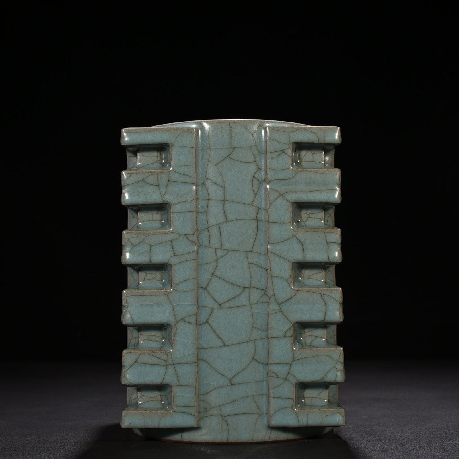 Song Dynasty official kiln celadon-style vase