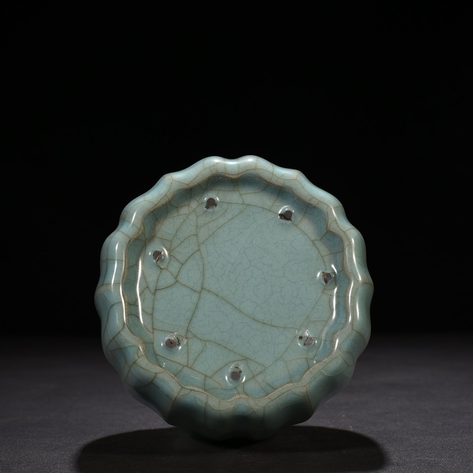 Song Dynasty official kiln green glaze melon fluted flower mouth vase rattle vase