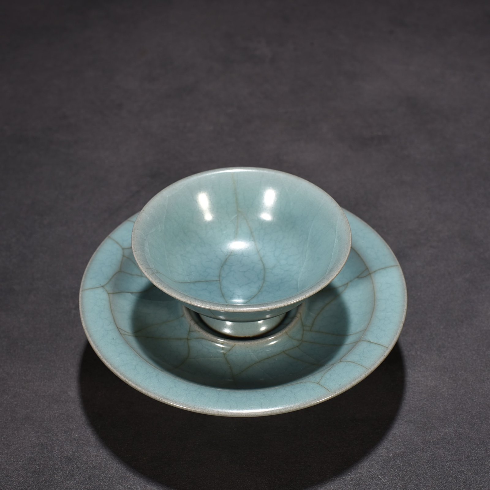 Song Dynasty official kiln celadon lamp holder