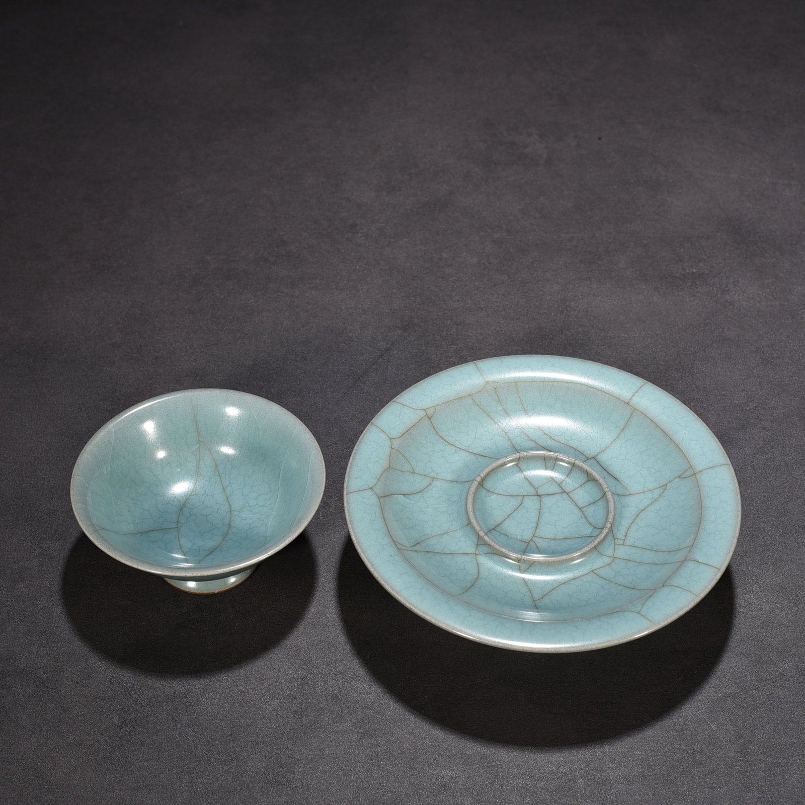 Song Dynasty official kiln celadon lamp holder