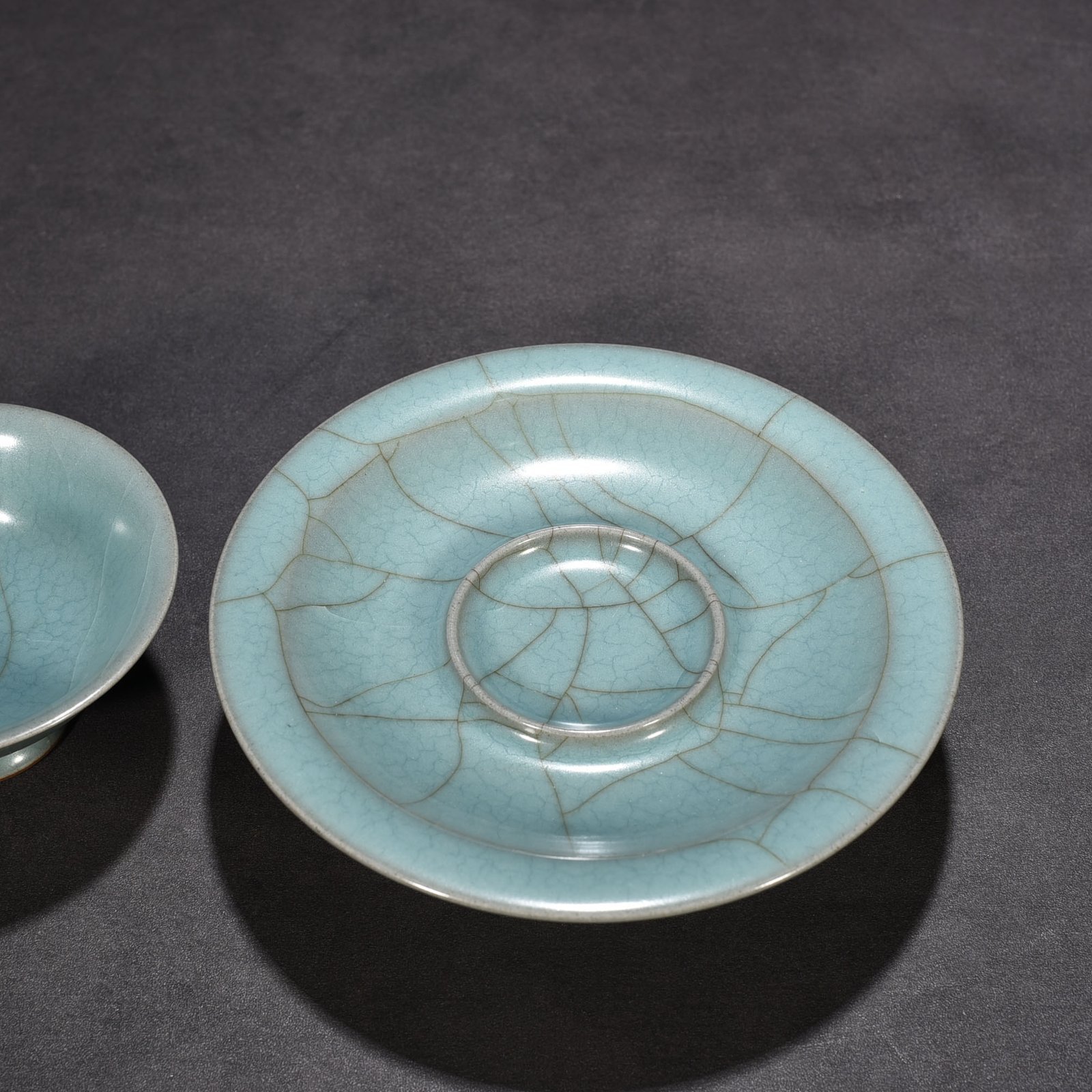 Song Dynasty official kiln celadon lamp holder
