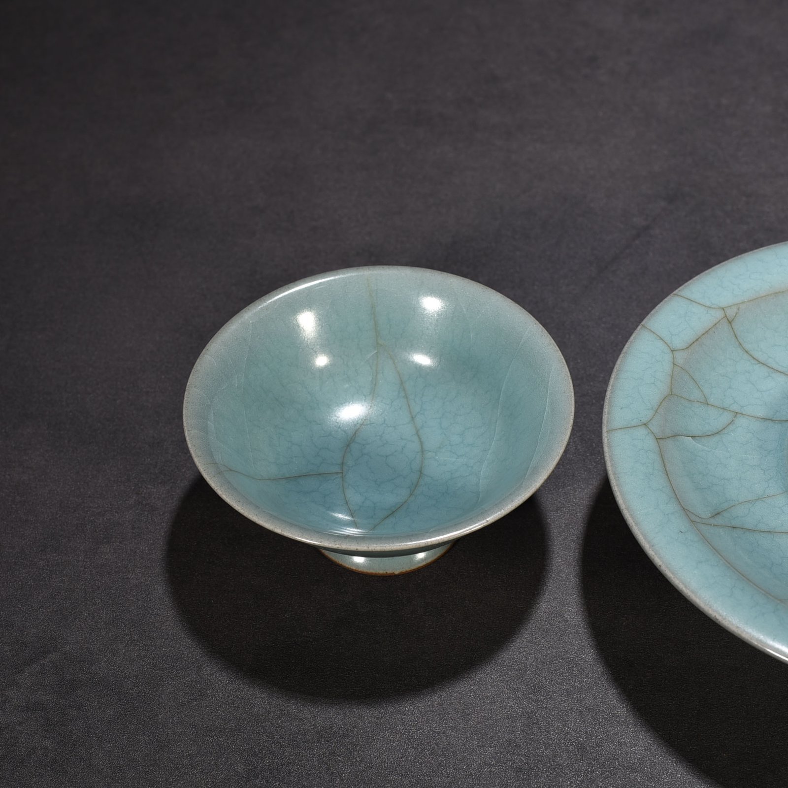 Song Dynasty official kiln celadon lamp holder