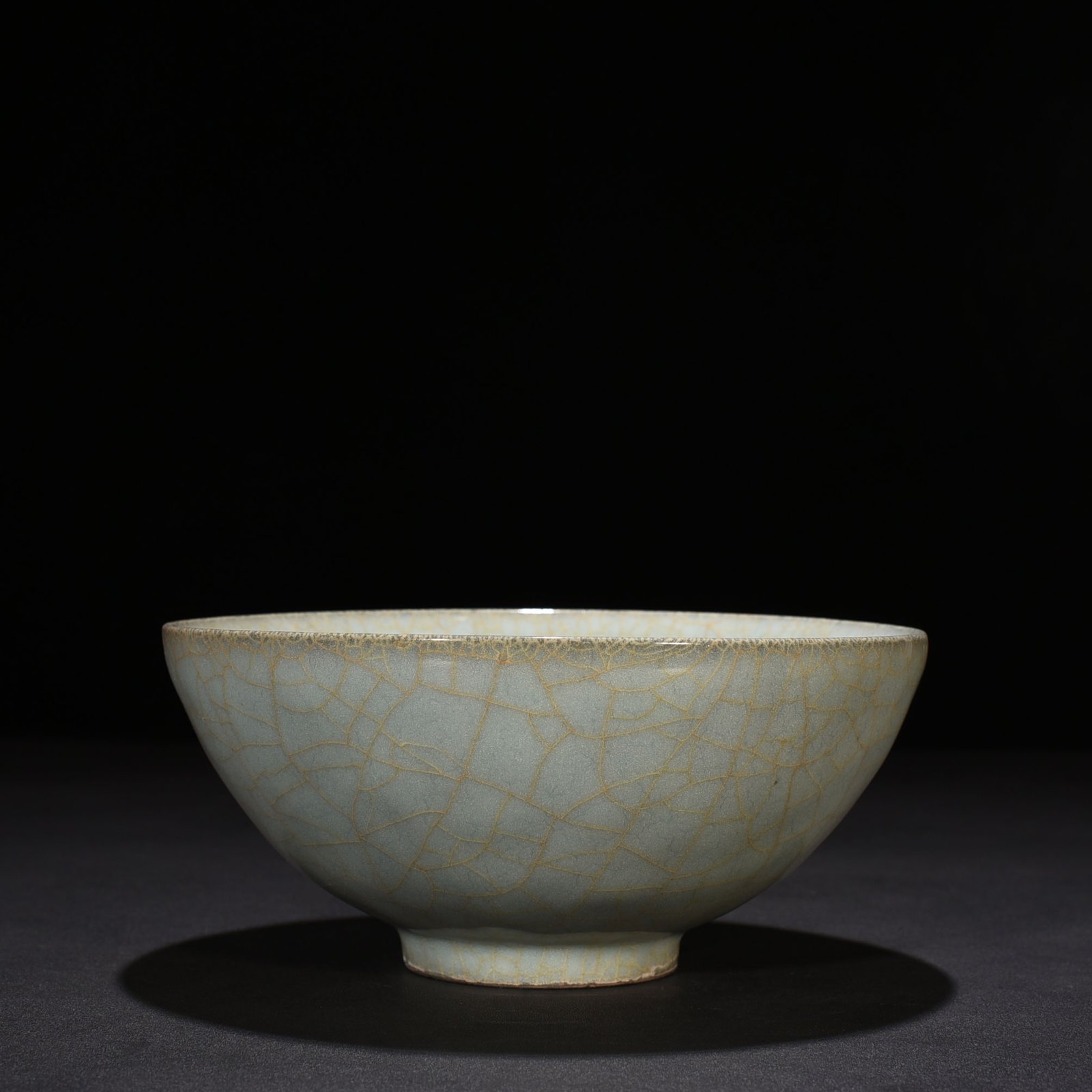 Song Dynasty official kiln celadon bowl