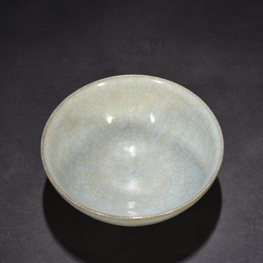 Song Dynasty official kiln celadon bowl