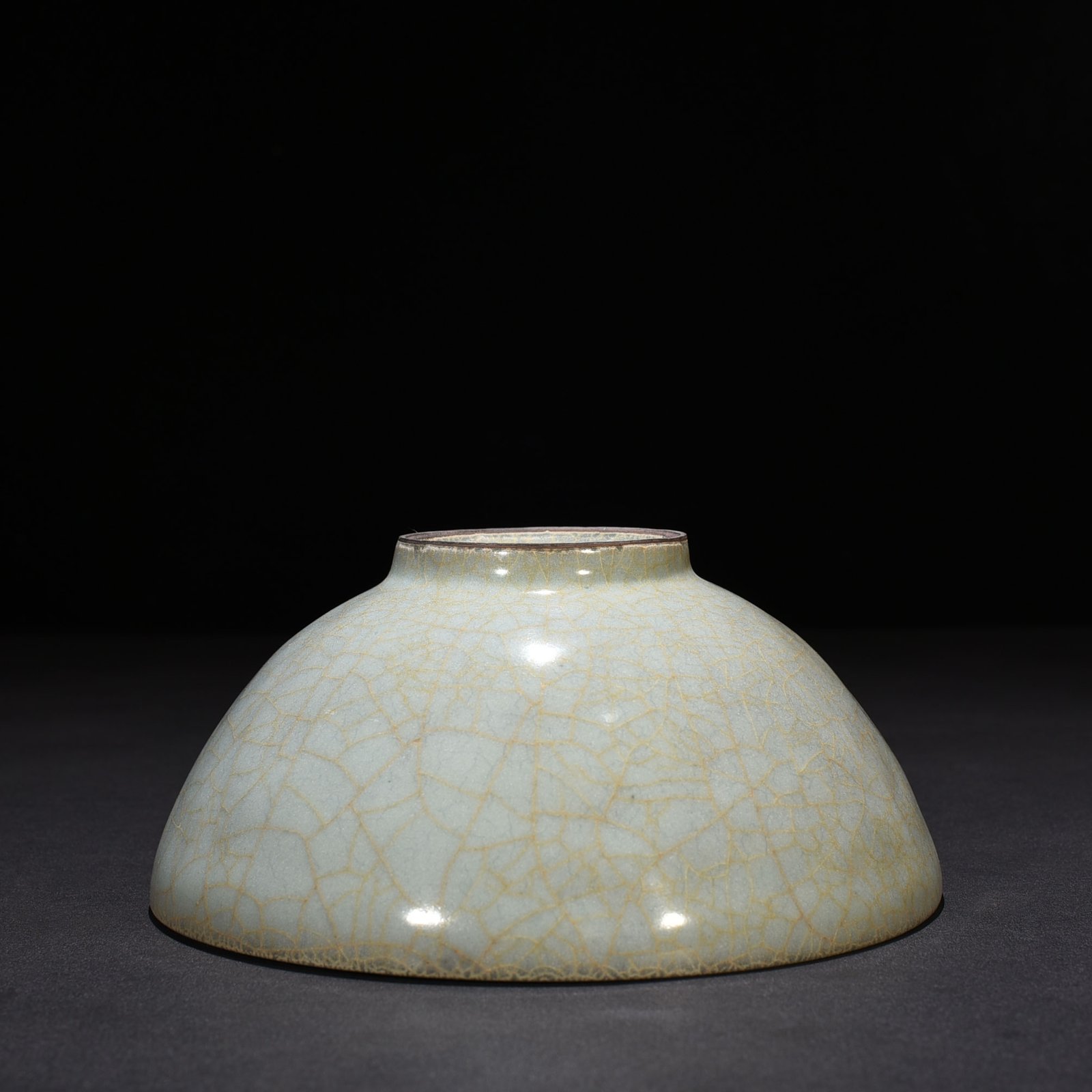 Song Dynasty official kiln celadon bowl