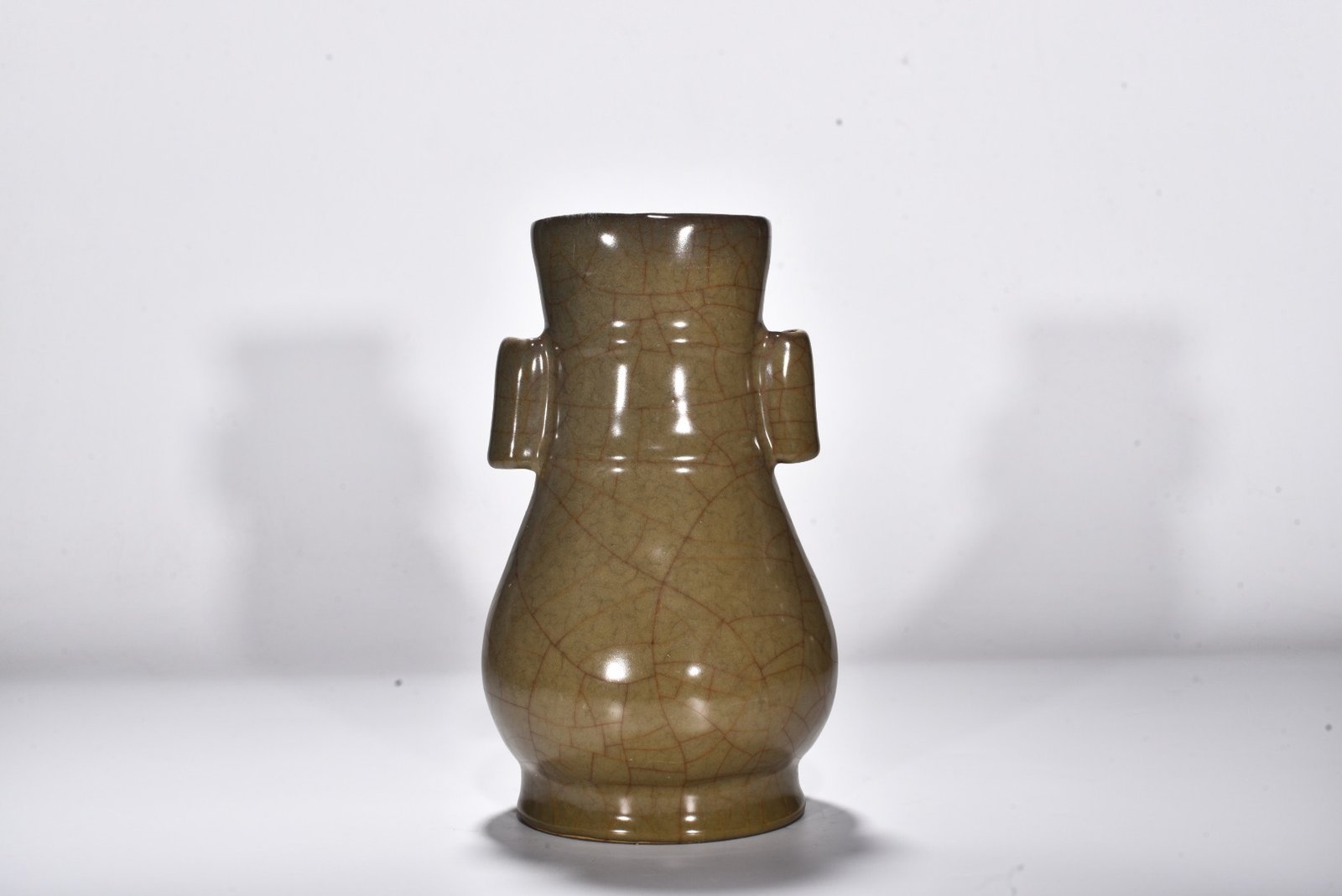 Song Dynasty official kiln eel yellow guaner vase
