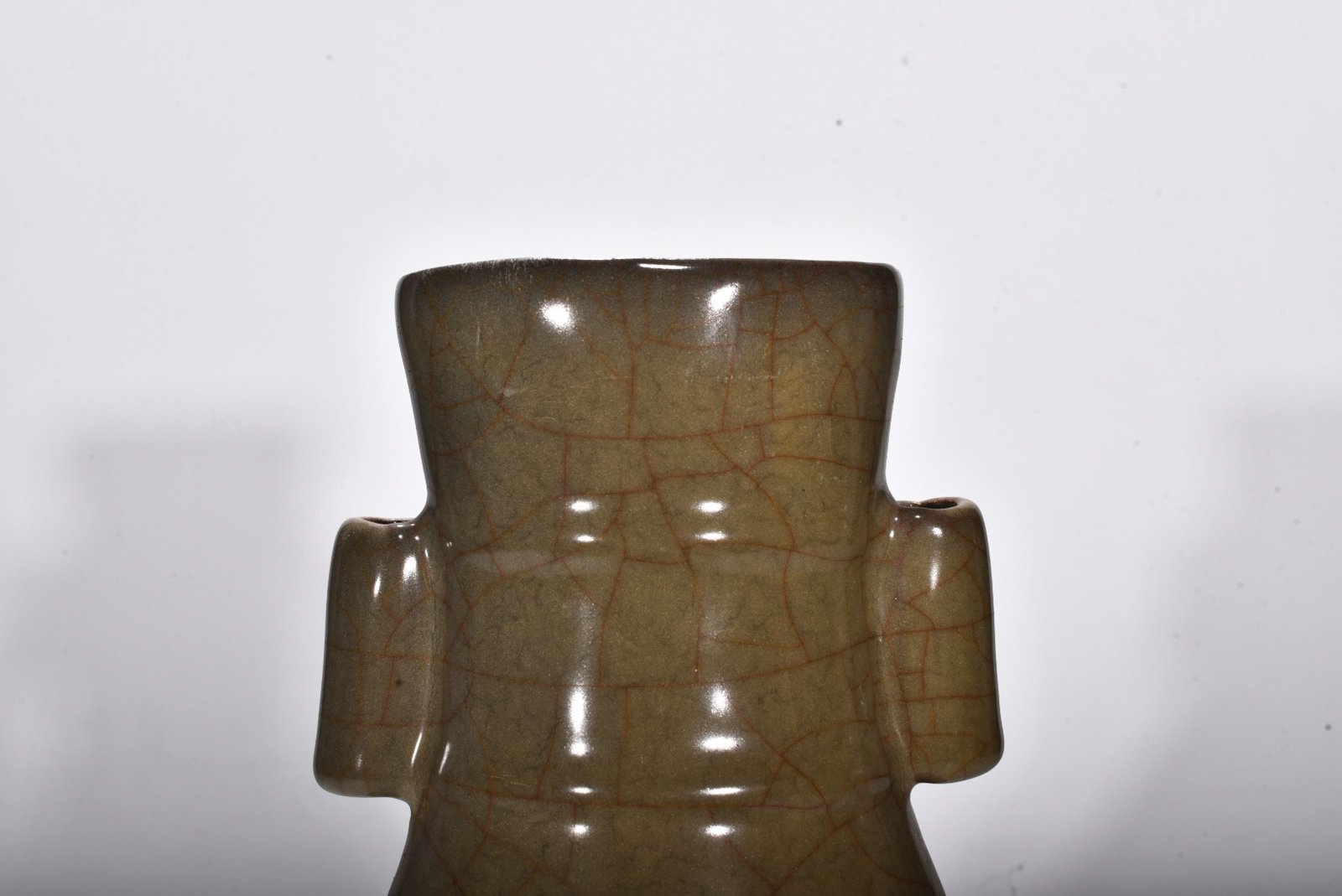 Song Dynasty official kiln eel yellow guaner vase