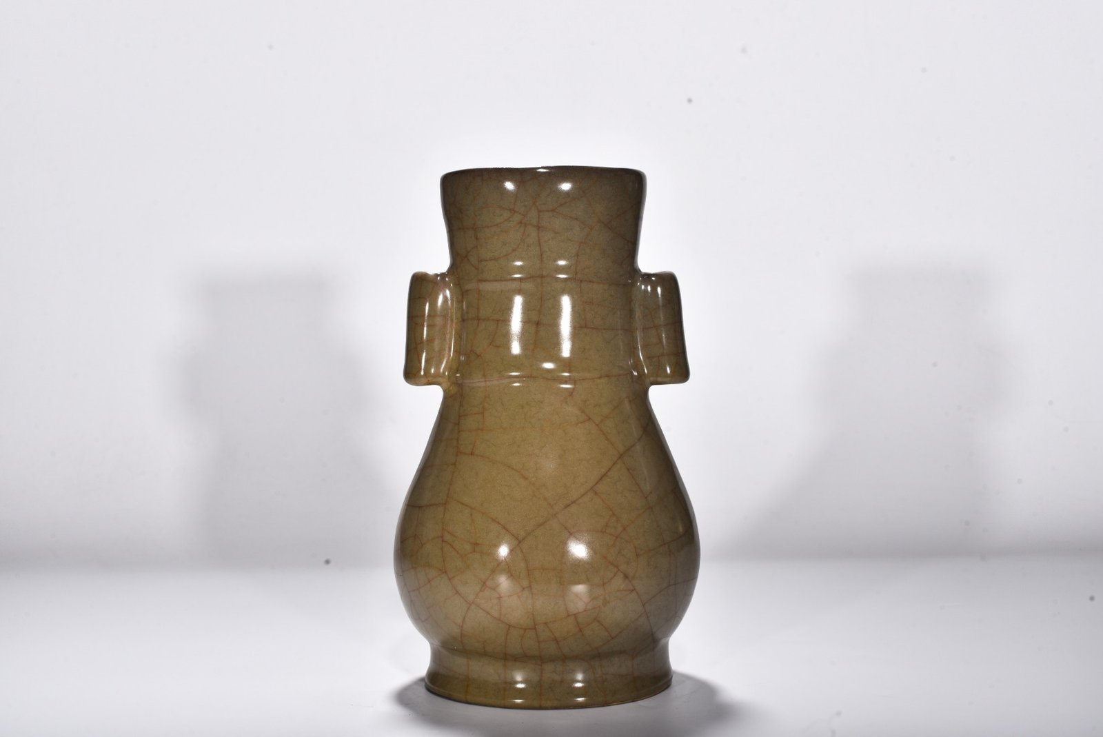 Song Dynasty official kiln eel yellow guaner vase