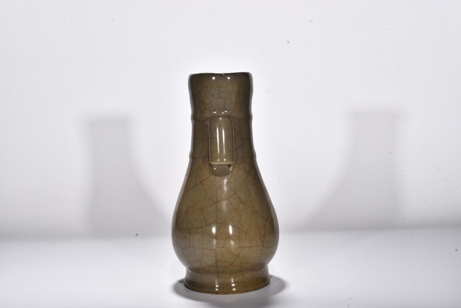Song Dynasty official kiln eel yellow guaner vase