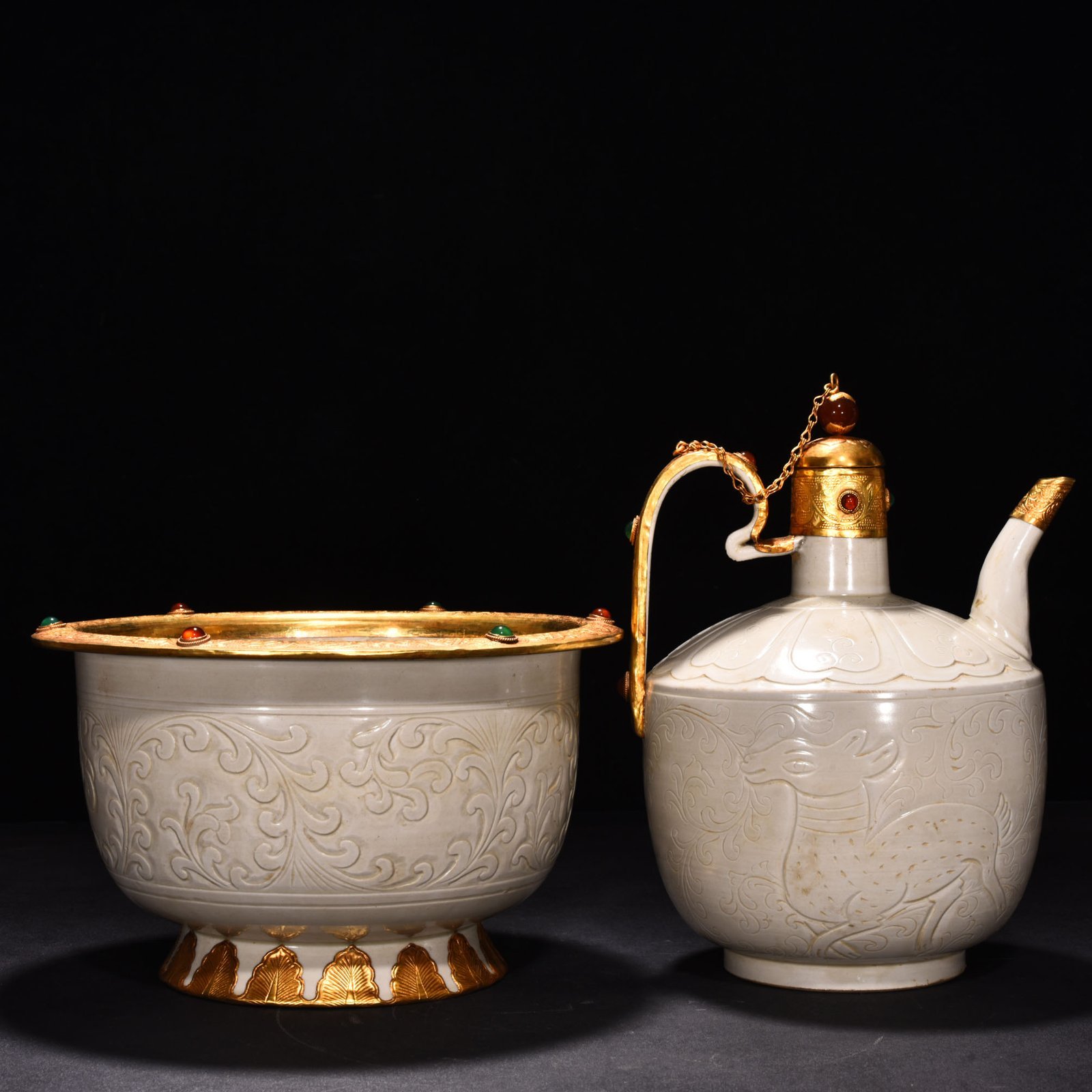Song Dynasty Ding kiln engraved gilt-embellished and gem-inlaid wine-warming set