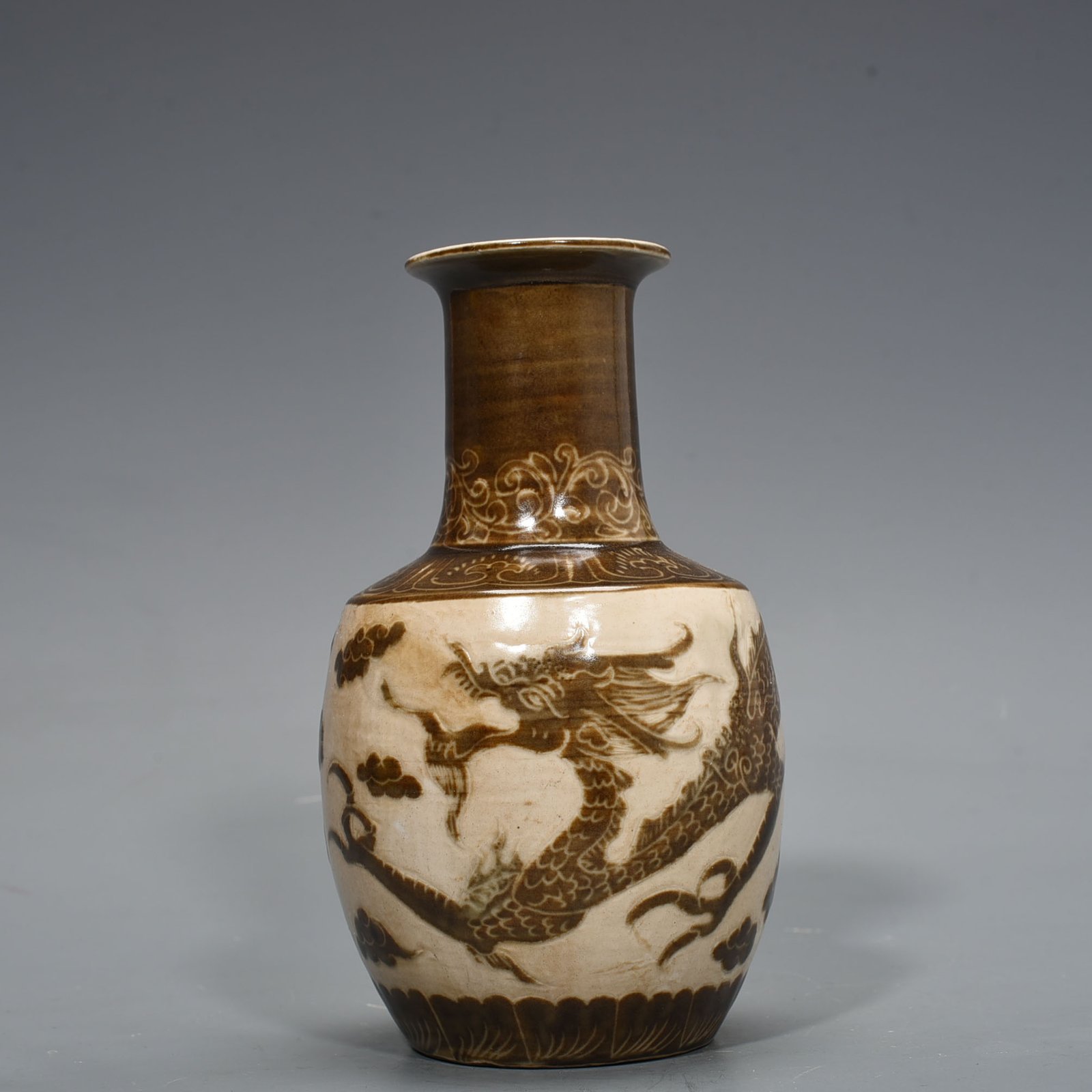 Song Dynasty Ding kiln Shang Shi Bureau model brown color engraved bottle