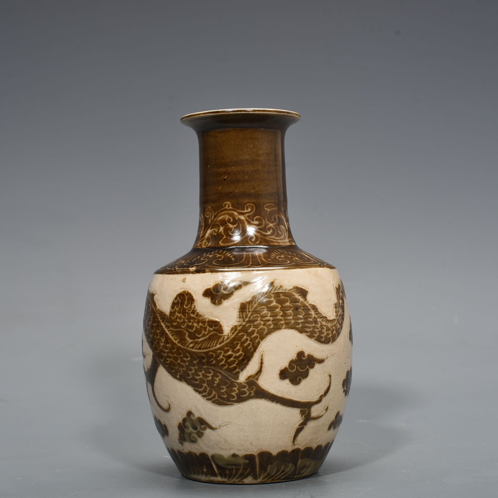 Song Dynasty Ding kiln Shang Shi Bureau model brown color engraved bottle