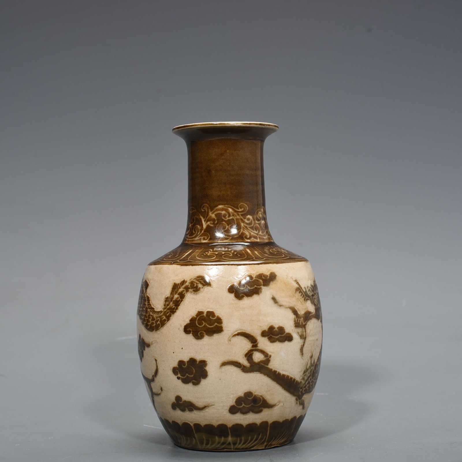 Song Dynasty Ding kiln Shang Shi Bureau model brown color engraved bottle