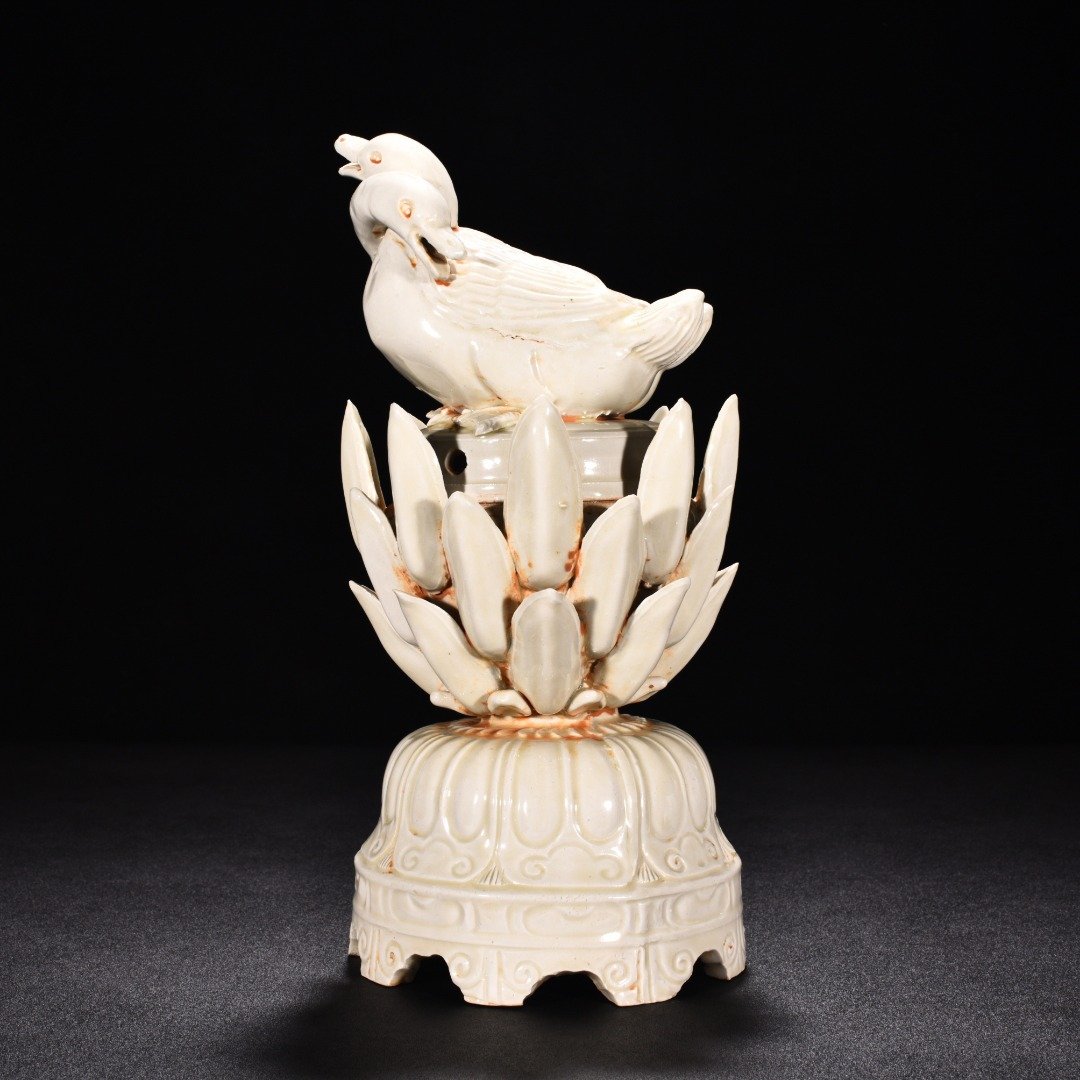 Song Dynasty Ding kiln white porcelain smoker