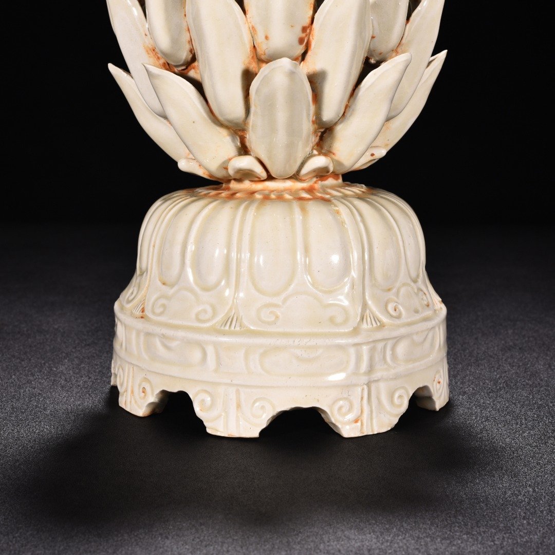 Song Dynasty Ding kiln white porcelain smoker