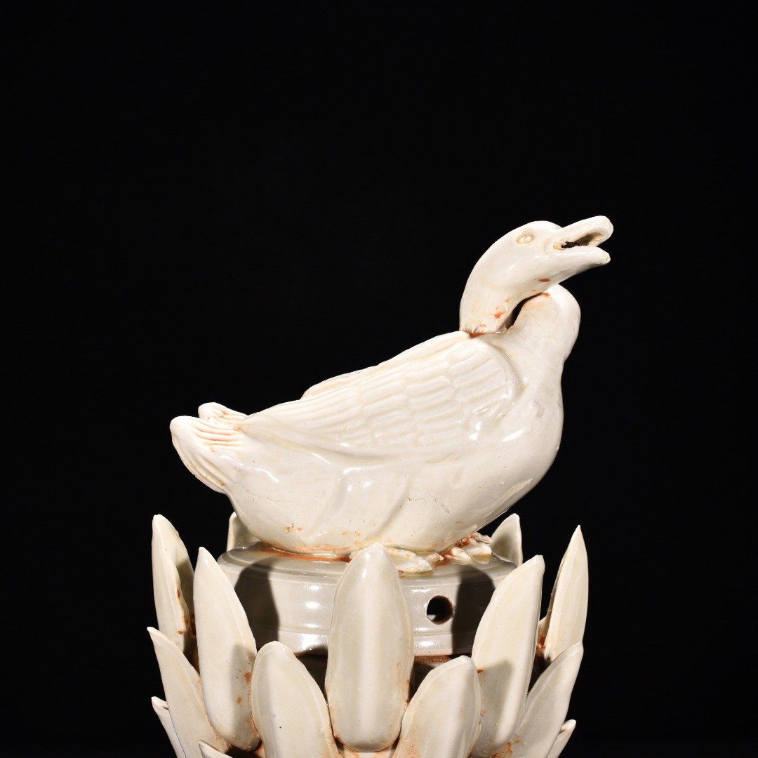 Song Dynasty Ding kiln white porcelain smoker