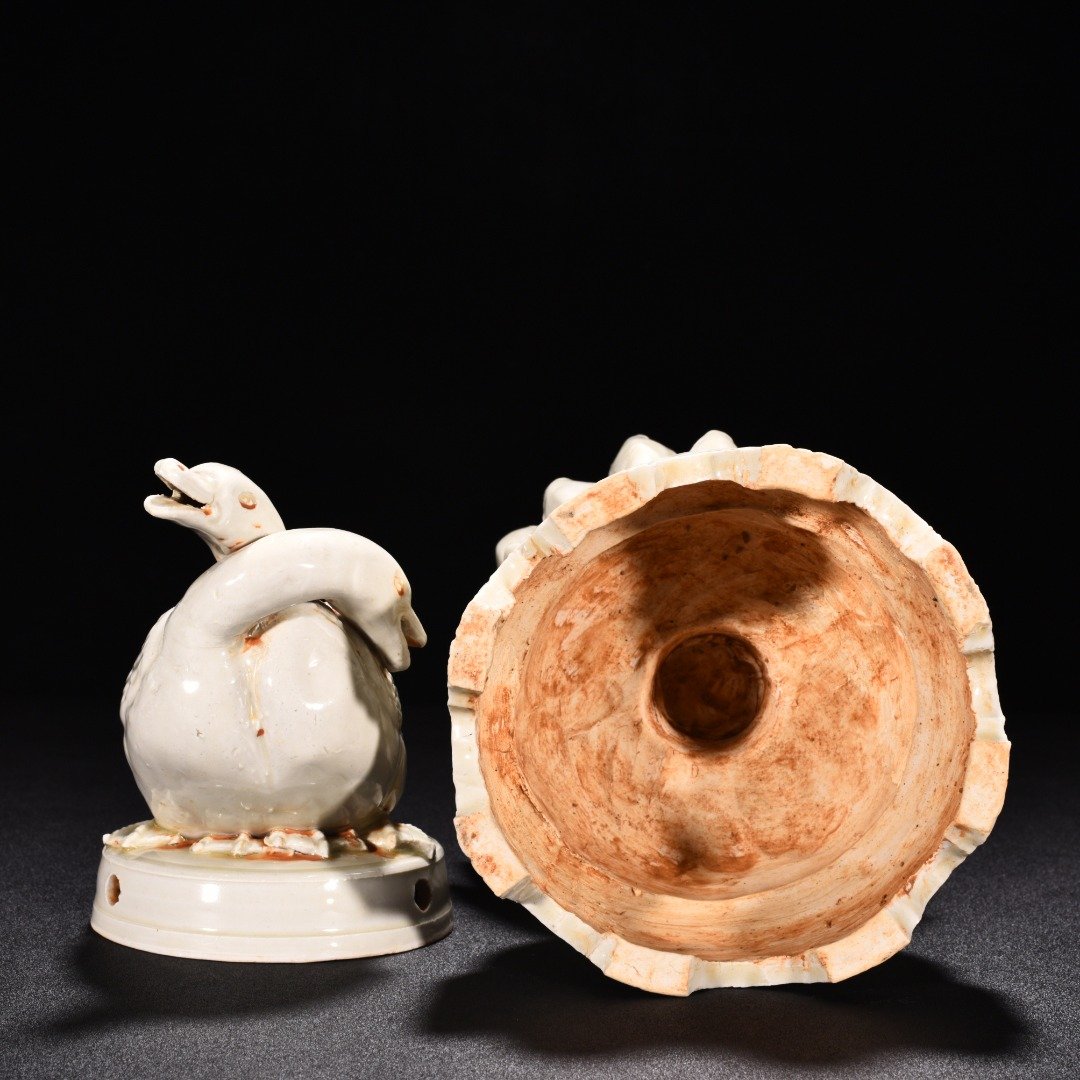 Song Dynasty Ding kiln white porcelain smoker