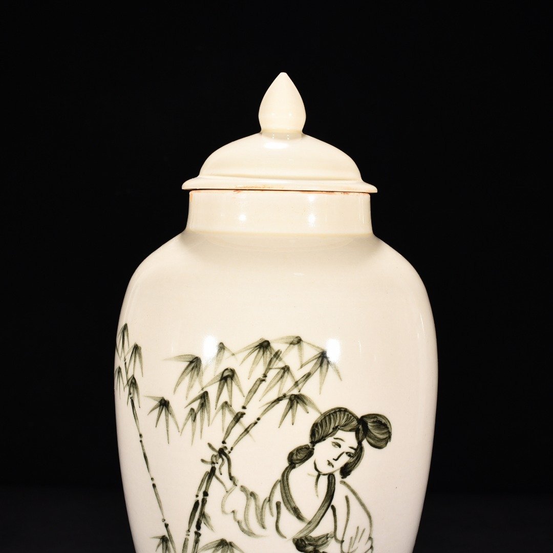 Song Dynasty Ding kiln white porcelain blue and white lady figure pattern lid jar