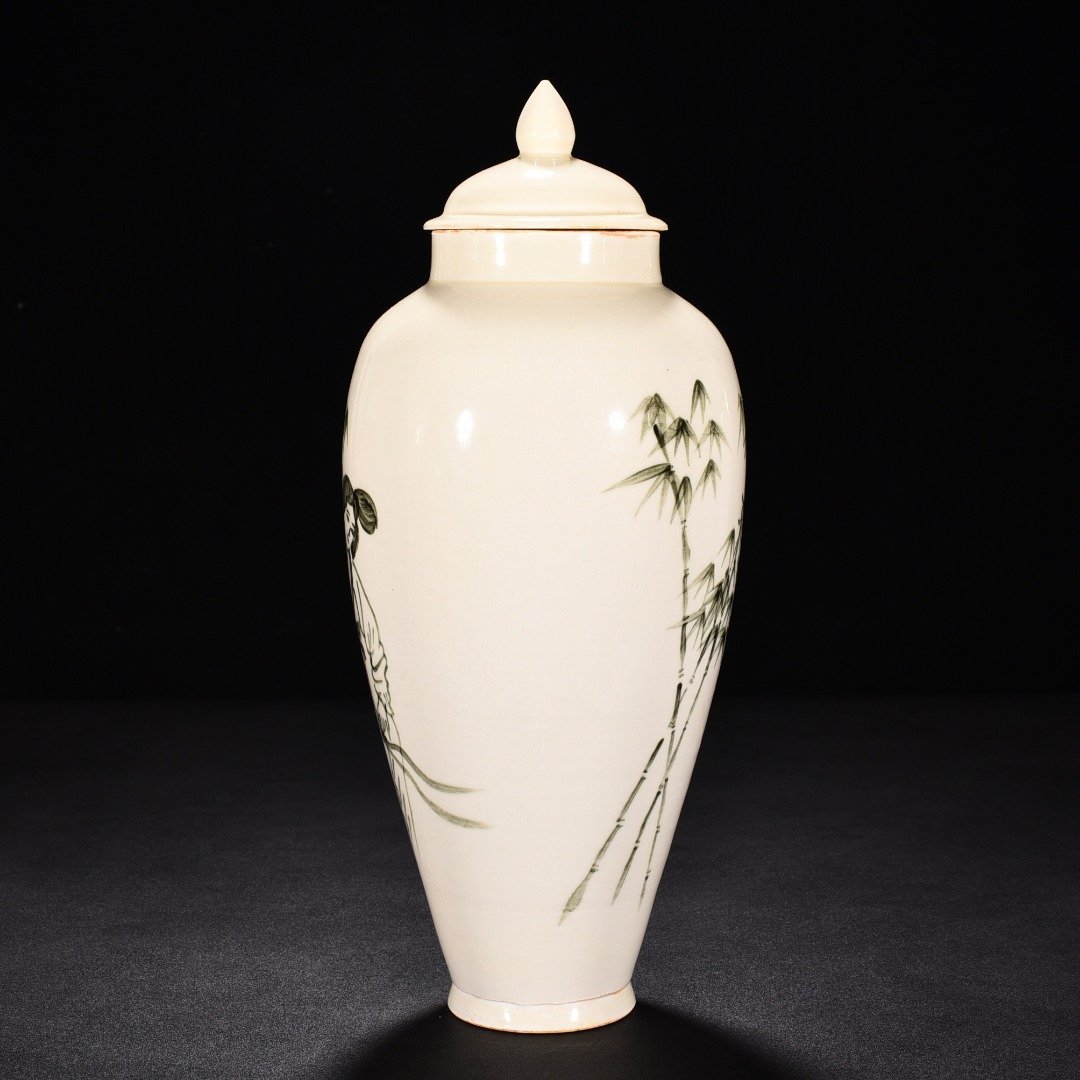 Song Dynasty Ding kiln white porcelain blue and white lady figure pattern lid jar