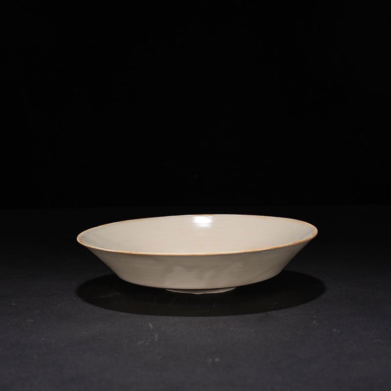 Song Dynasty Ding kiln brown color figure pattern bowl