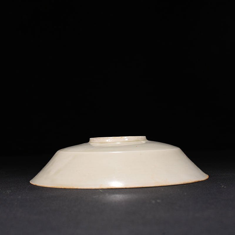 Song Dynasty Ding kiln brown color figure pattern bowl