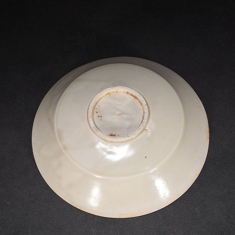 Song Dynasty Ding kiln brown color figure pattern bowl