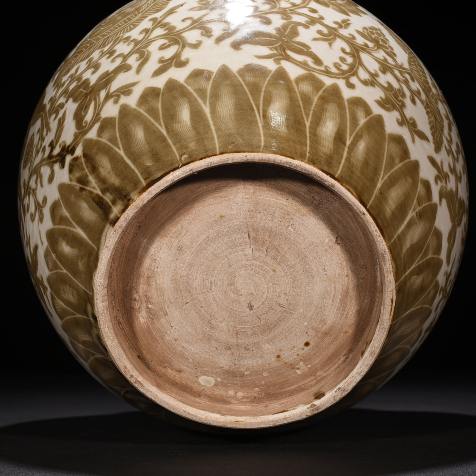 Song Dynasty Ding kiln brown color engraved jar with deer and crane pattern