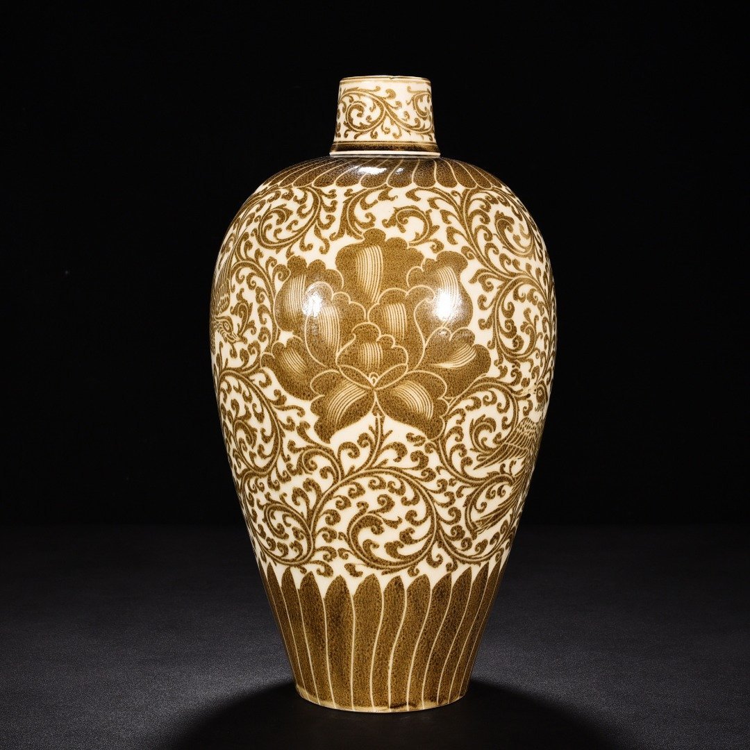 Song Dynasty Ding kiln brown color flower and phoenix pattern plum vase