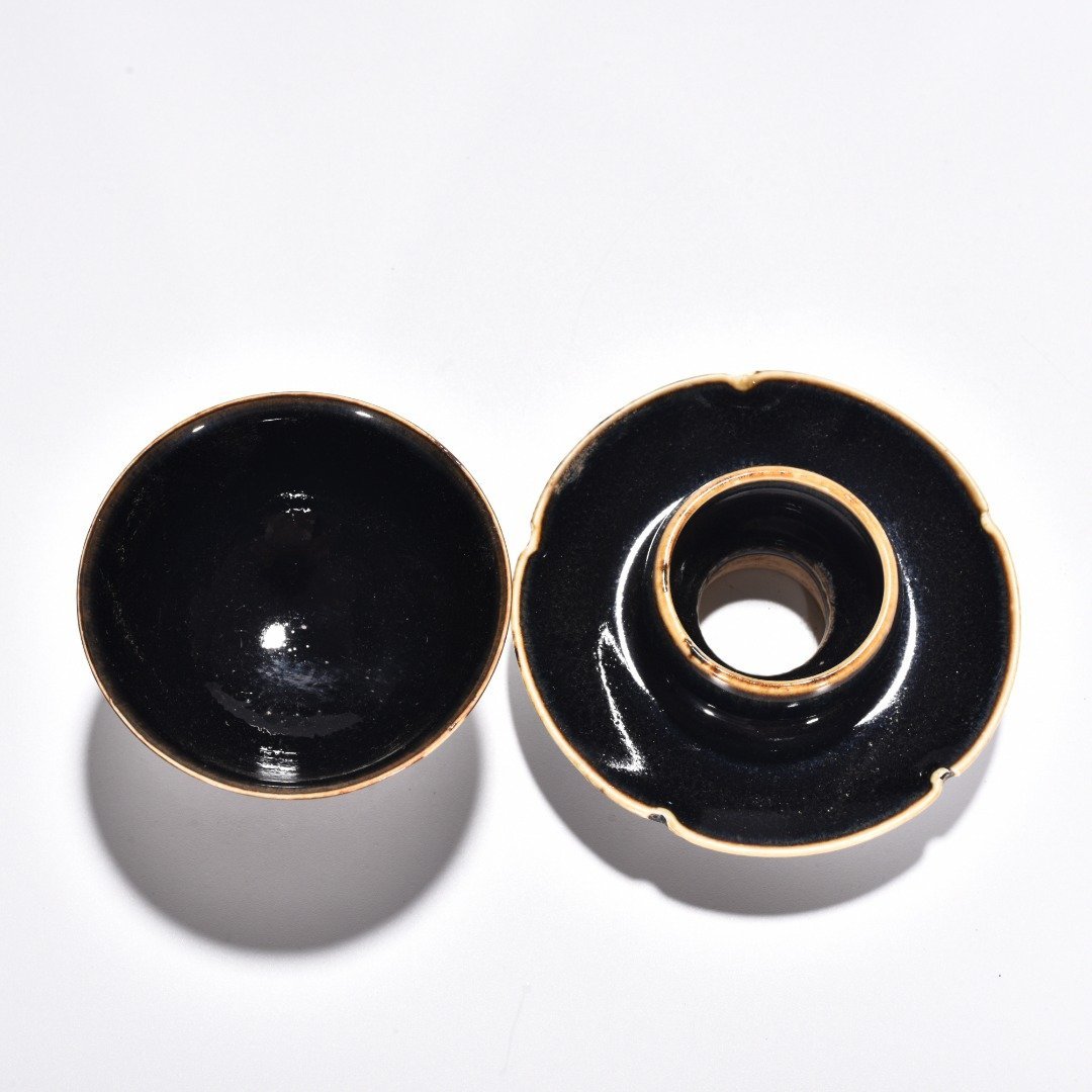 Song Dynasty Ding kiln black Ding lamp holder