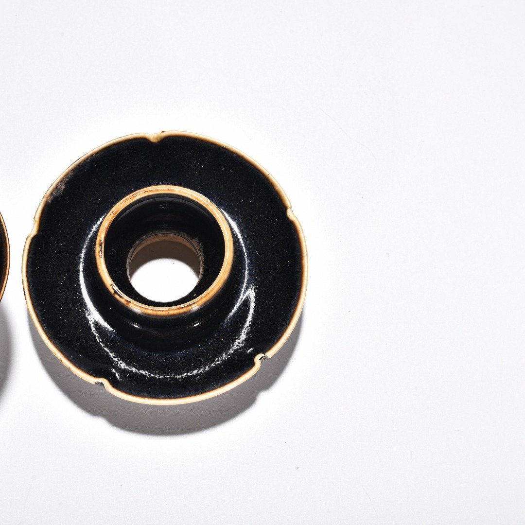 Song Dynasty Ding kiln black Ding lamp holder