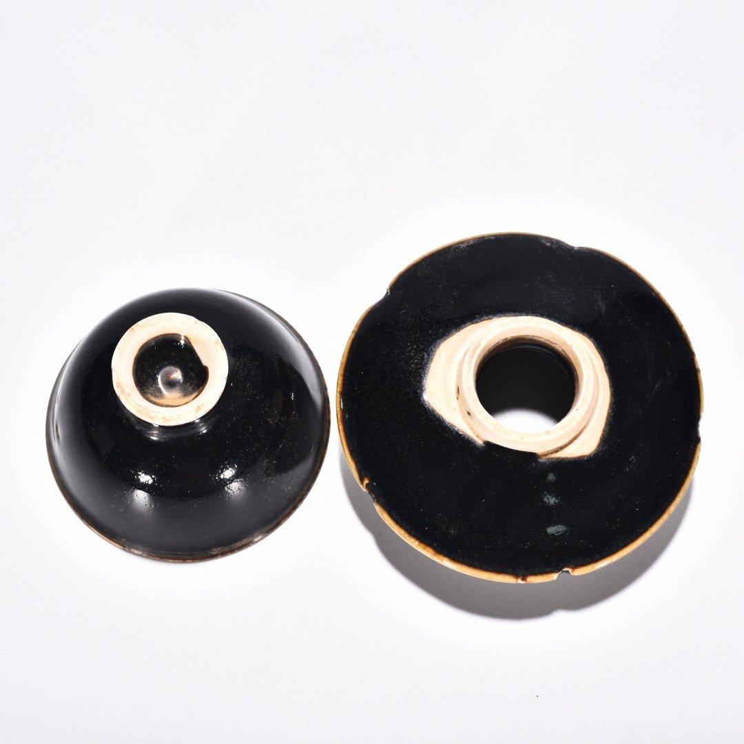 Song Dynasty Ding kiln black Ding lamp holder