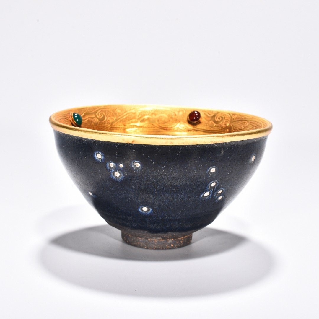 Song Dynasty Jianyao luminous celestial eye lamp engraved gilt and inlaid with gems