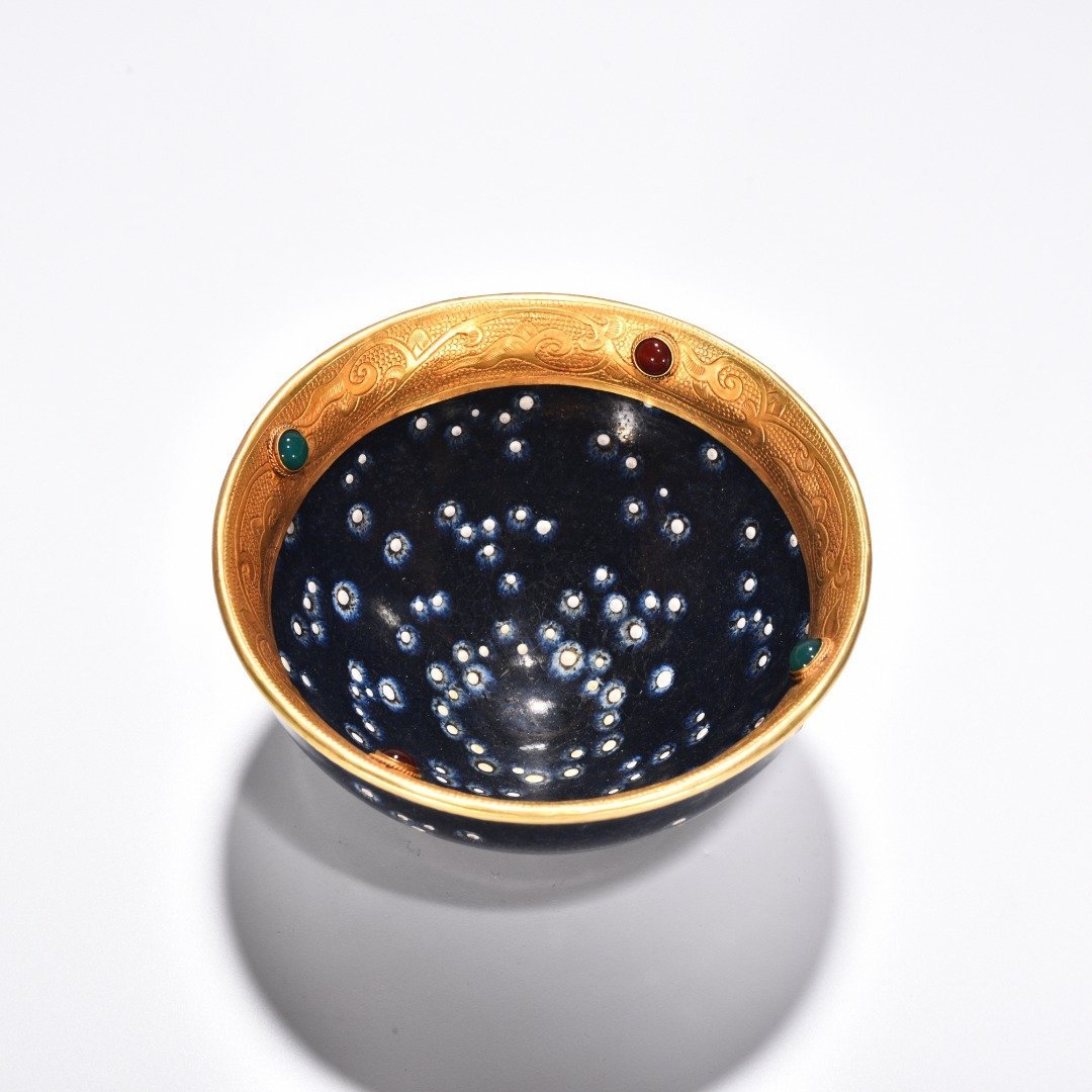 Song Dynasty Jianyao luminous celestial eye lamp engraved gilt and inlaid with gems