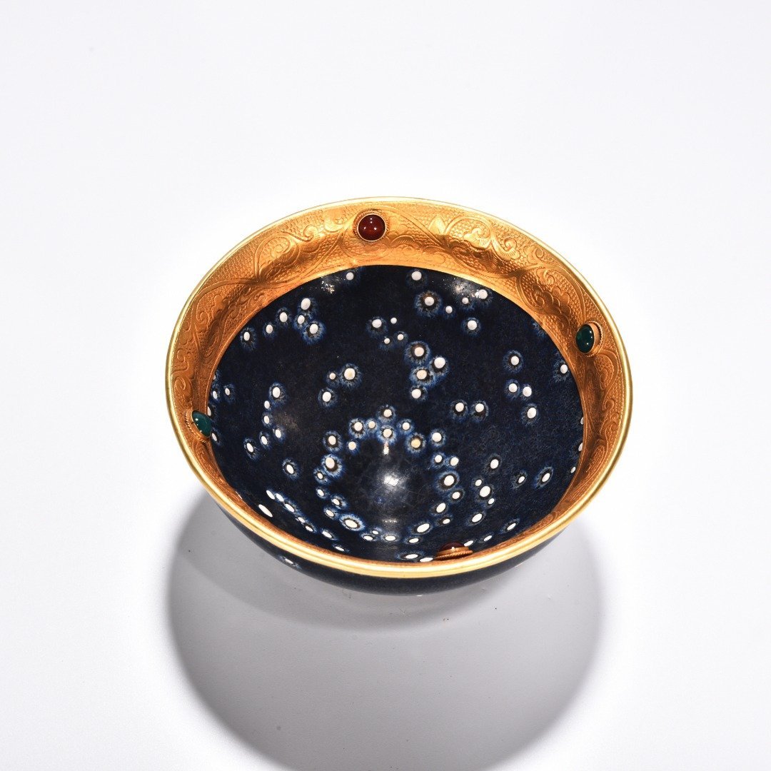 Song Dynasty Jianyao luminous celestial eye lamp engraved gilt and inlaid with gems