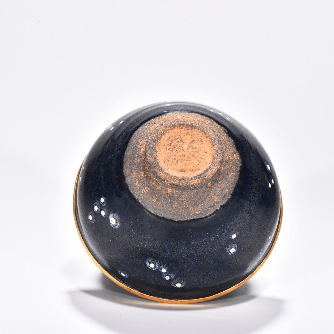 Song Dynasty Jianyao luminous celestial eye lamp engraved gilt and inlaid with gems