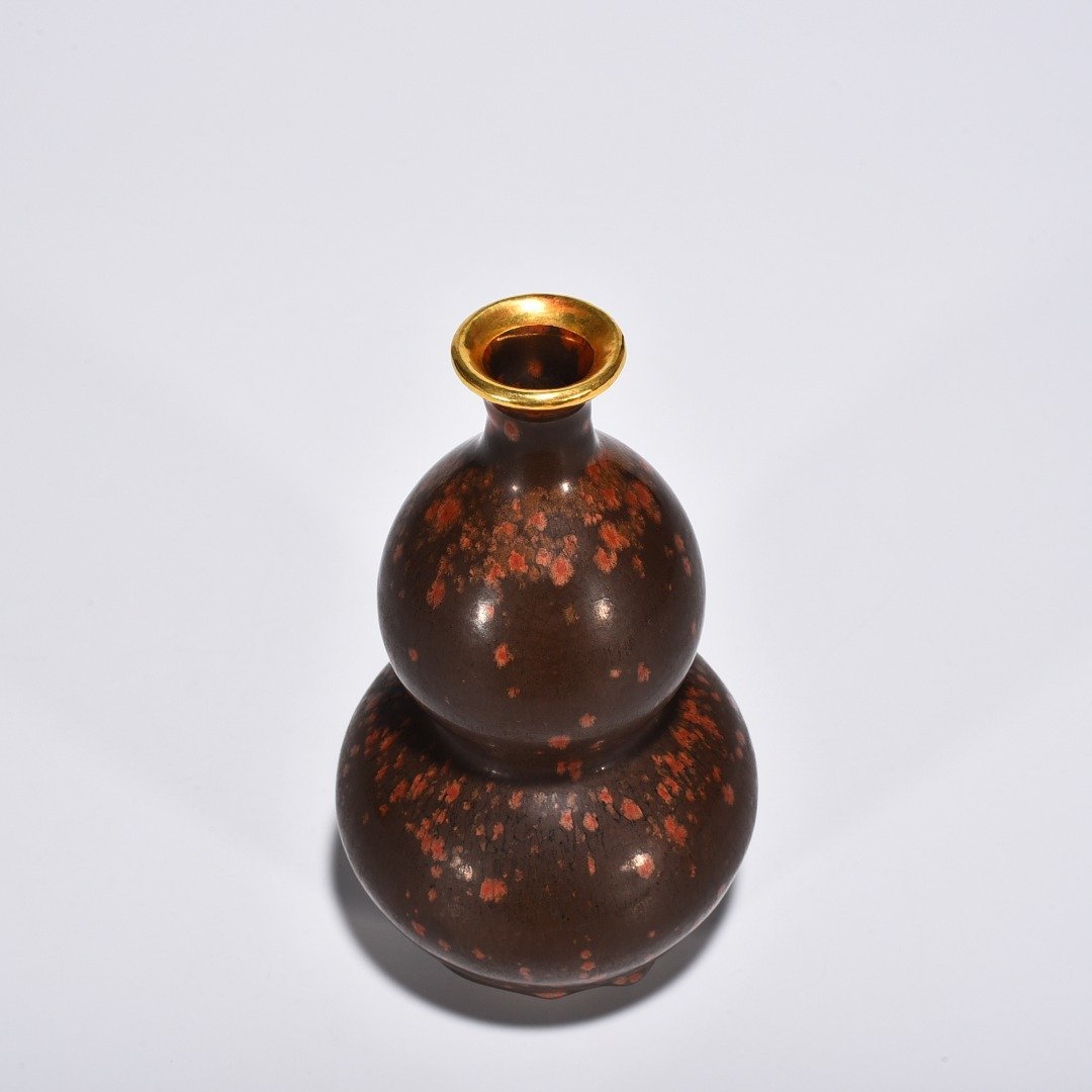 Song Dynasty Jianyao Yaobian persimmon red glaze gourd vase