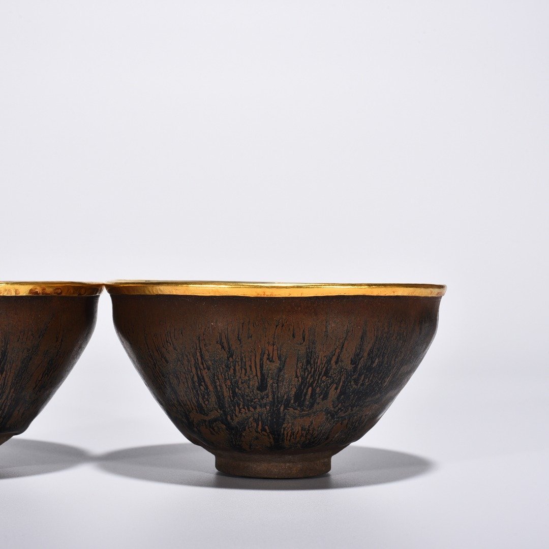 Song Dynasty Jianyao obsidian lamp engraved gilt inlaid with gems