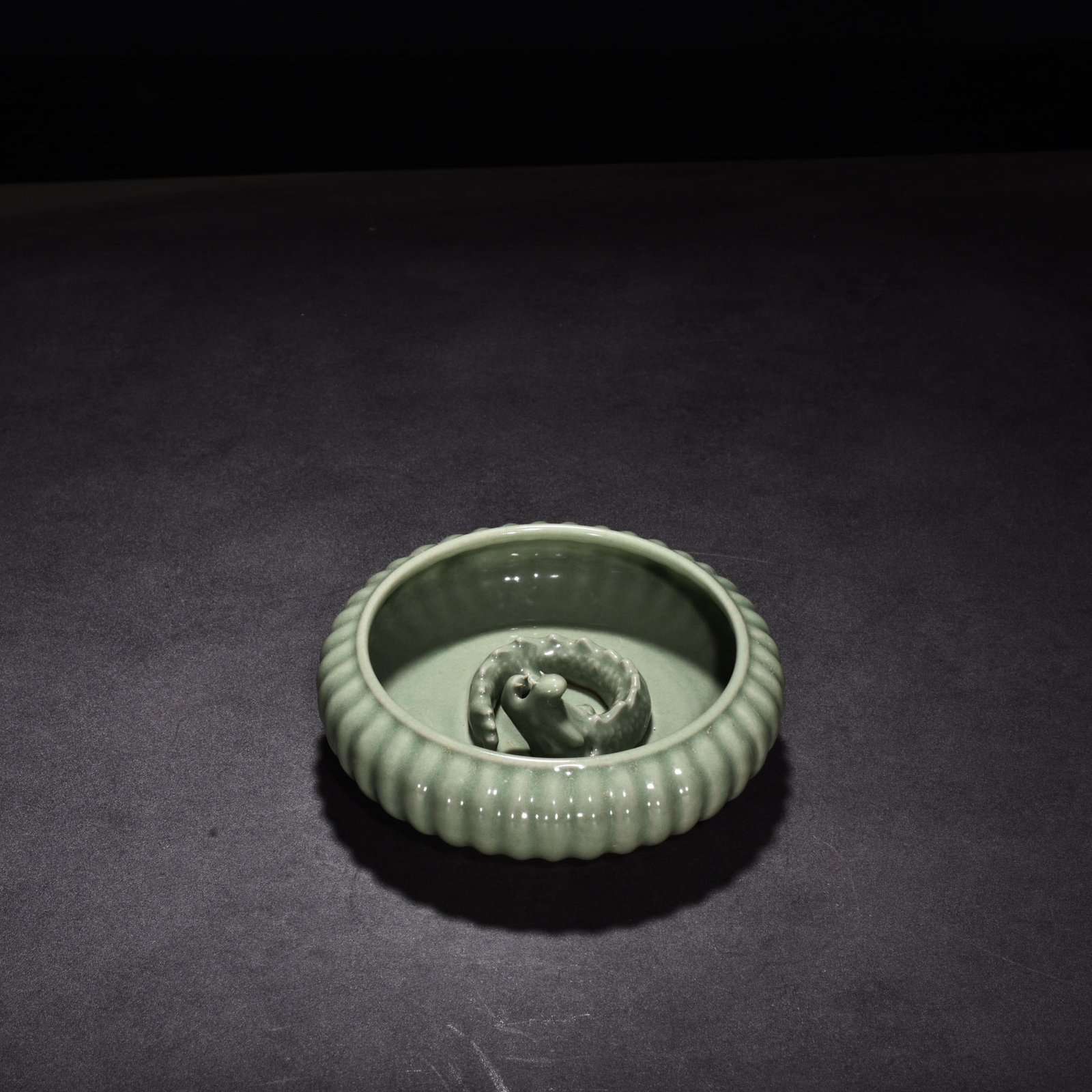Song Dynasty plum celadon dragon wash
