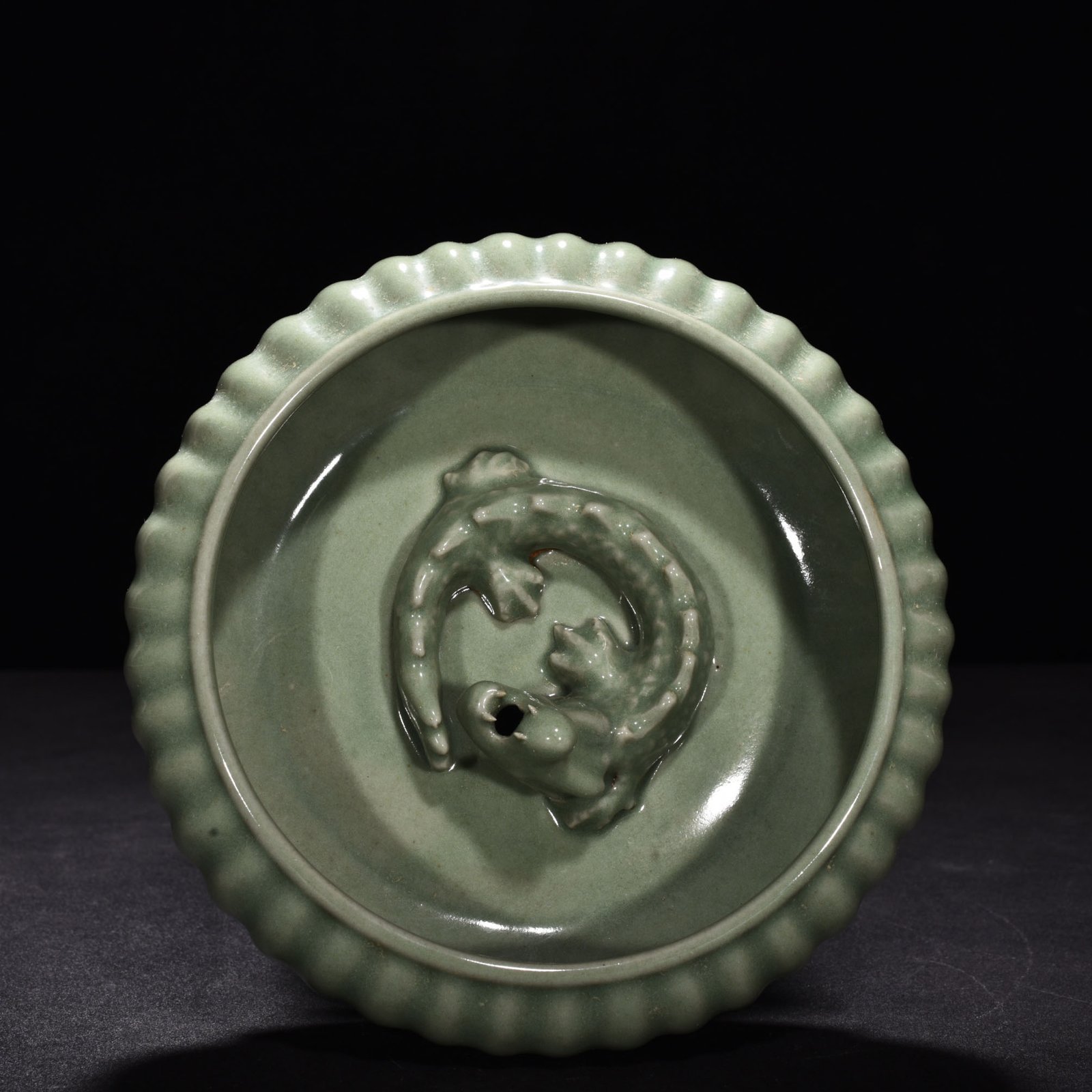 Song Dynasty plum celadon dragon wash