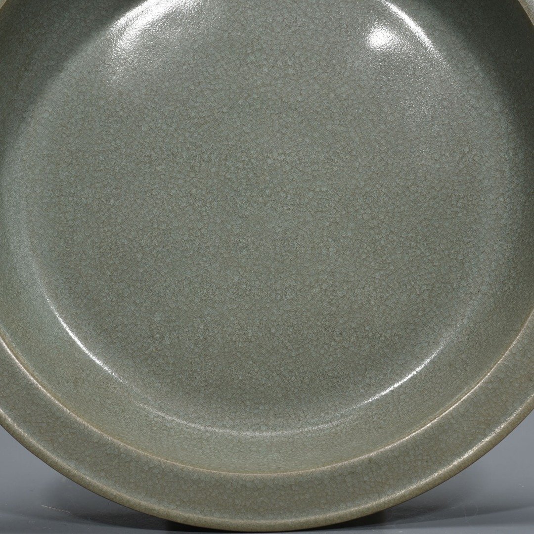 Song Dynasty Ru Kiln Ice Cracked Rim Washed Rim Plate