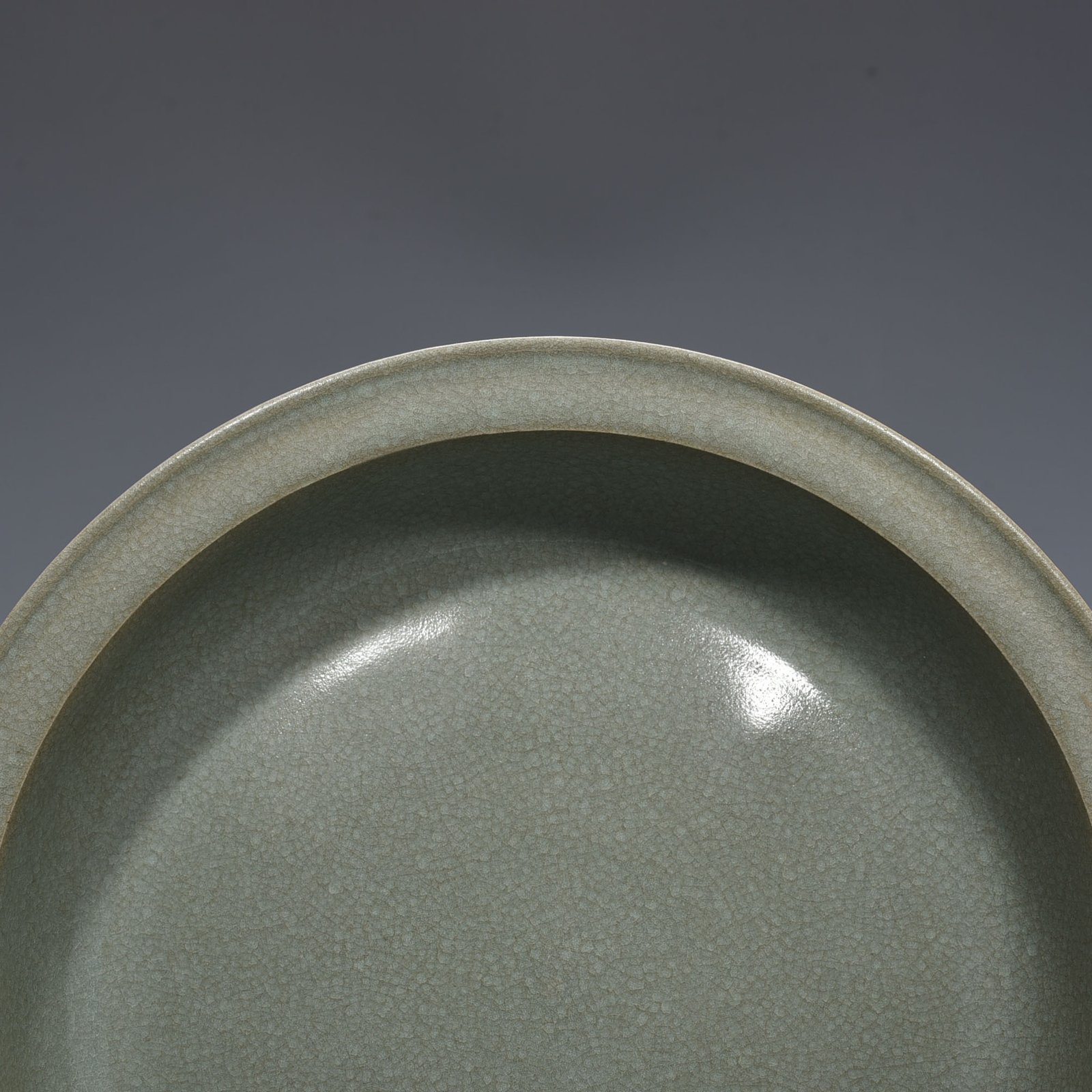 Song Dynasty Ru Kiln Ice Cracked Rim Washed Rim Plate