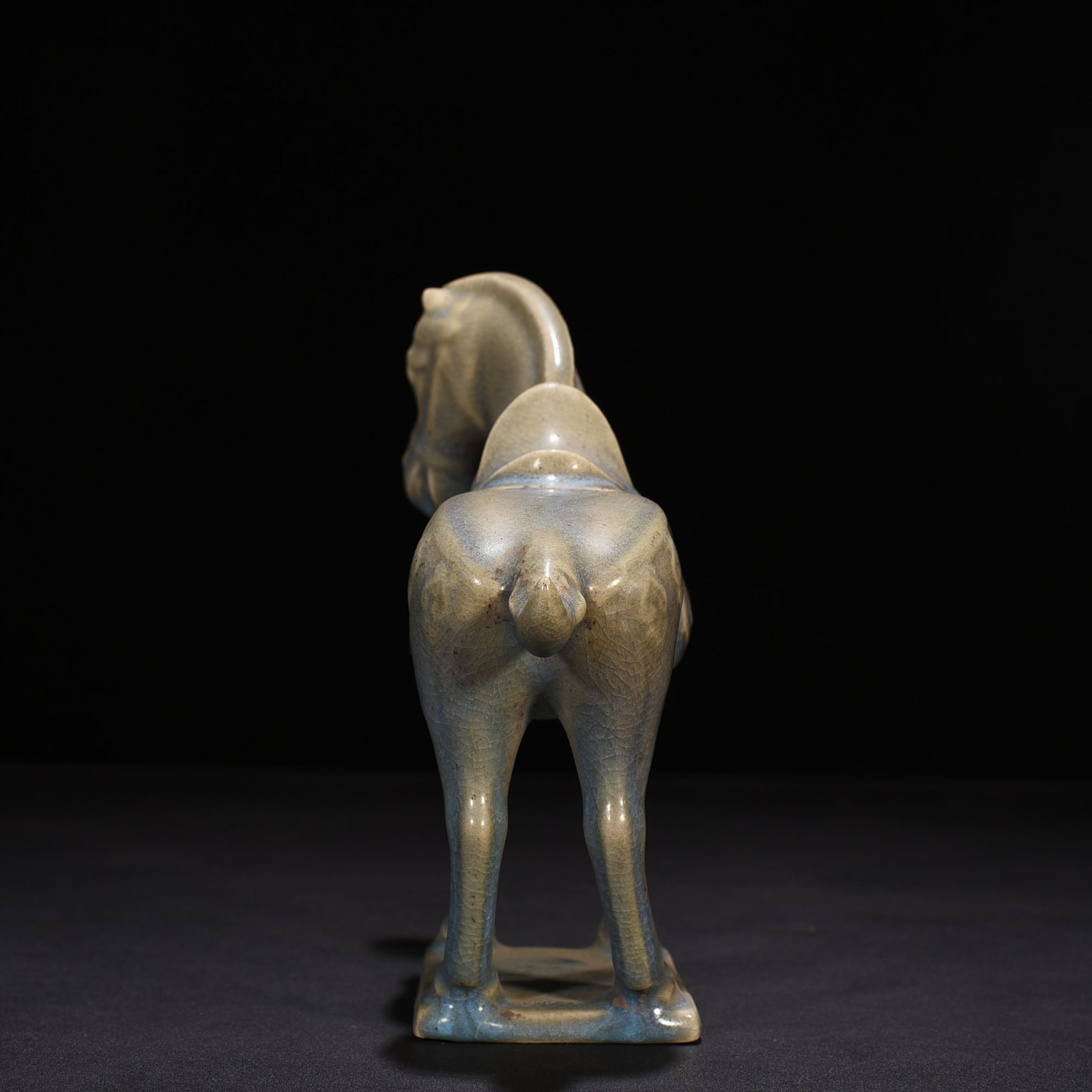 Song Dynasty Ru Kiln sky blue glaze war horse