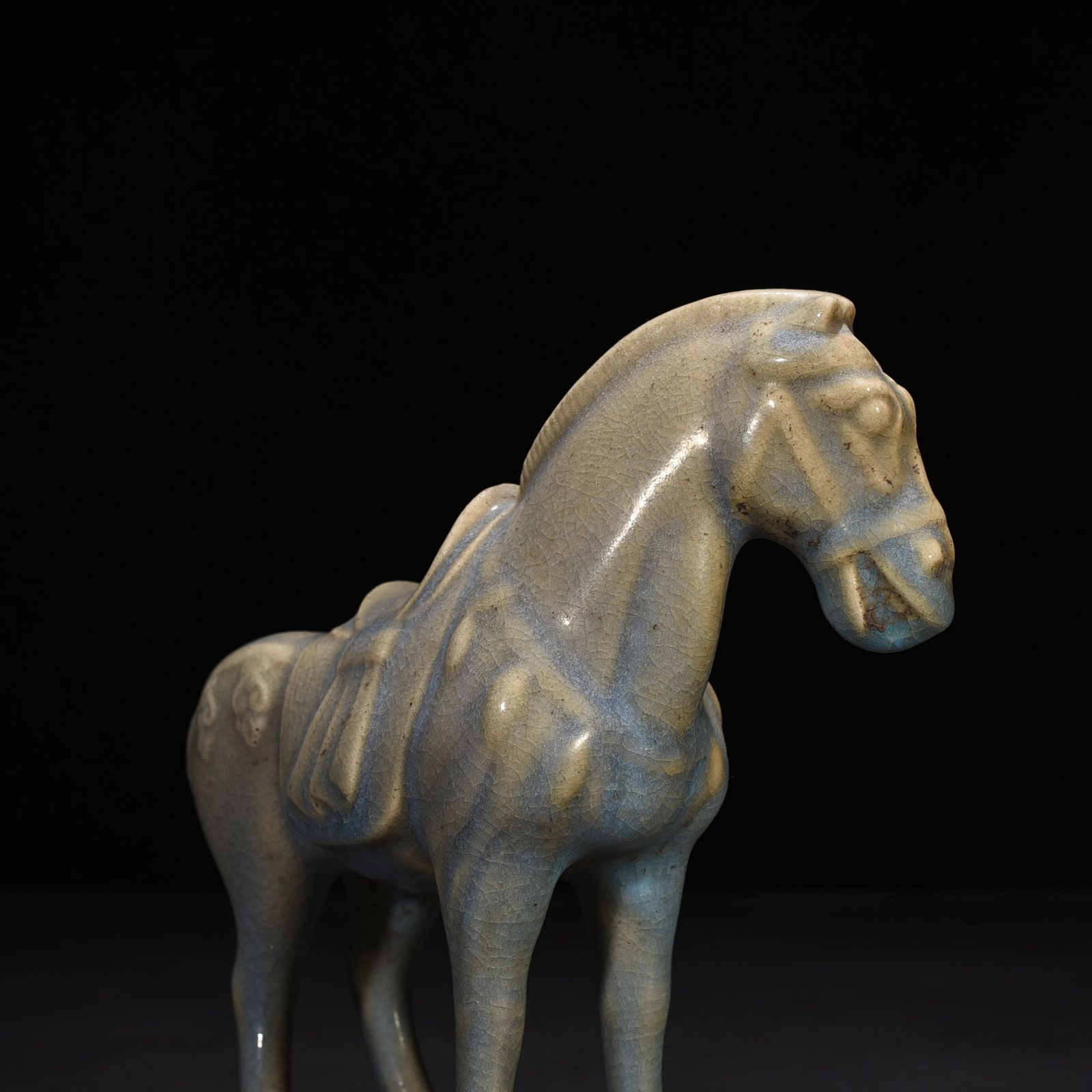 Song Dynasty Ru Kiln sky blue glaze war horse