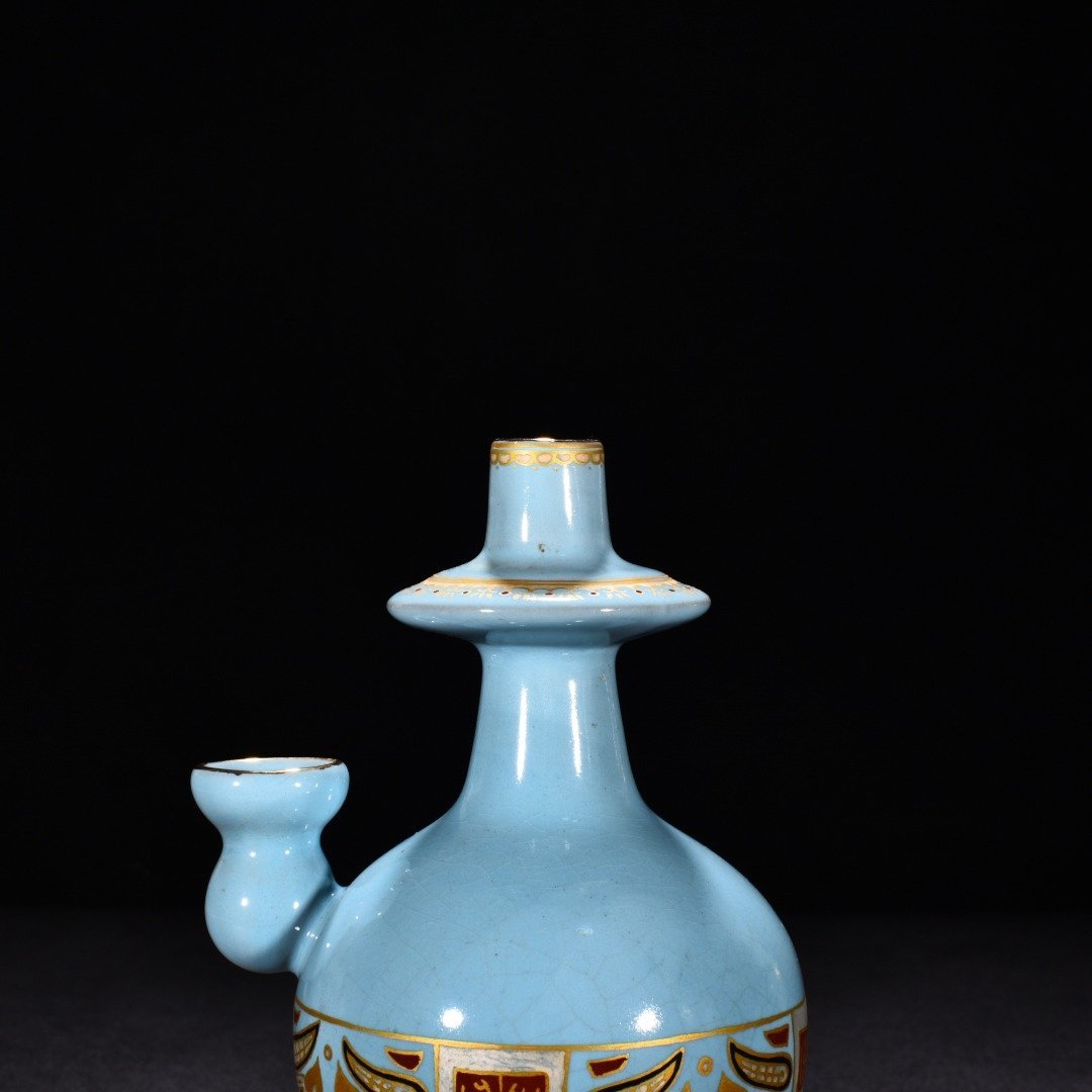 Song Dynasty Ru kilna sky-blue glaze with gold painted Taotie beast face pattern Pot