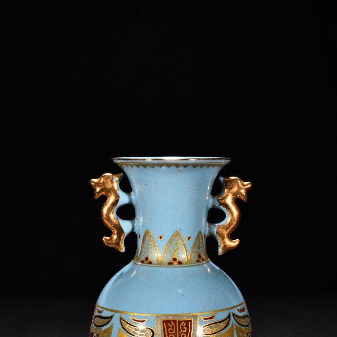Song Dynasty Ru kilnsky blue glaze gold painted dragon ear vase