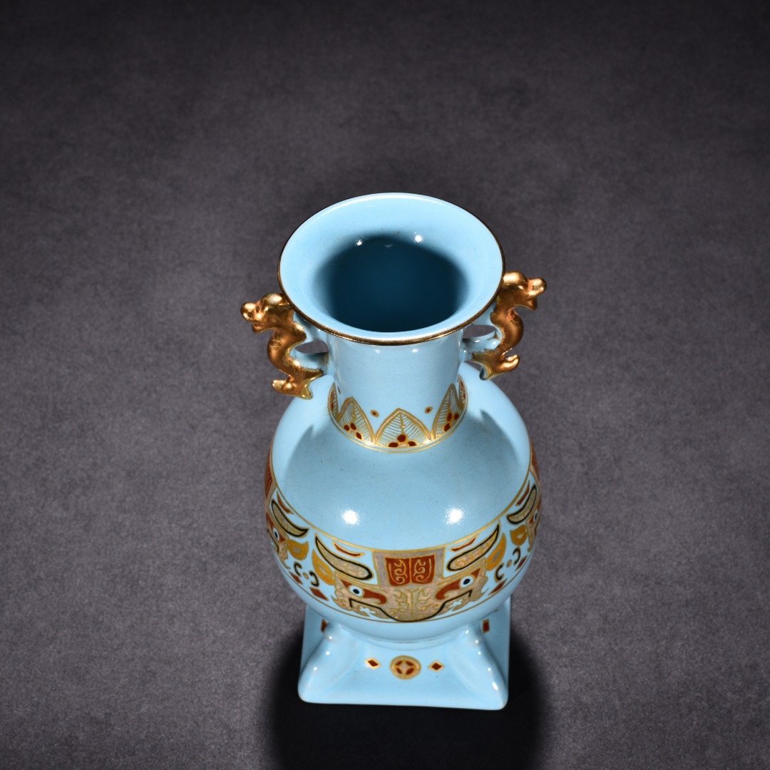 Song Dynasty Ru kilnsky blue glaze gold painted dragon ear vase