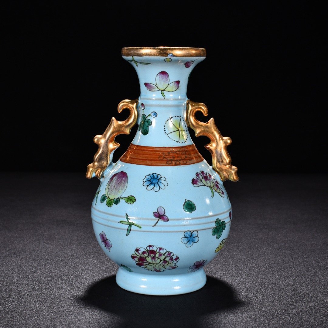 Song Dynasty Ru kiln sky blue glaze pastel gold flower pattern amphorae